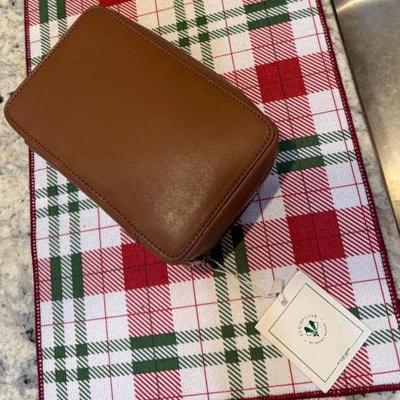 Recycled Leather Tech Bag - Picture 5 of 10